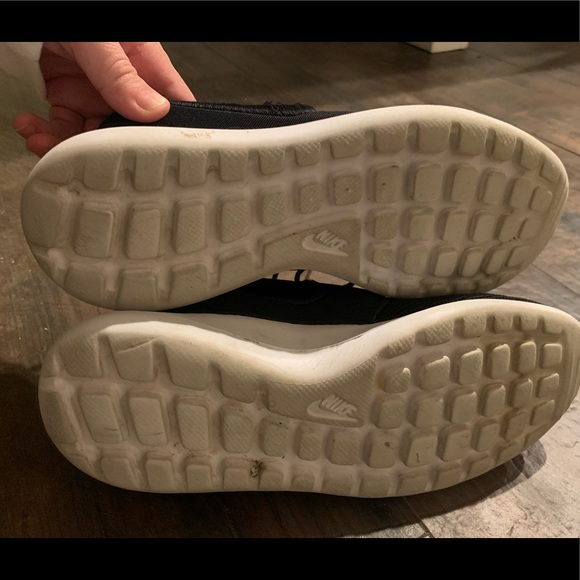 Black Nike Woman’s Tennis Shoes - Picture 5 of 6